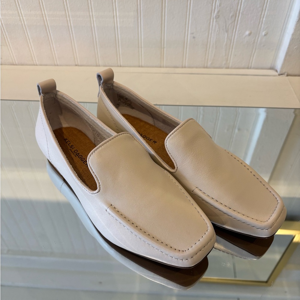 SOLD OUT ------ KELSI DAGGER! BNIB Cream “Finley” Loafers